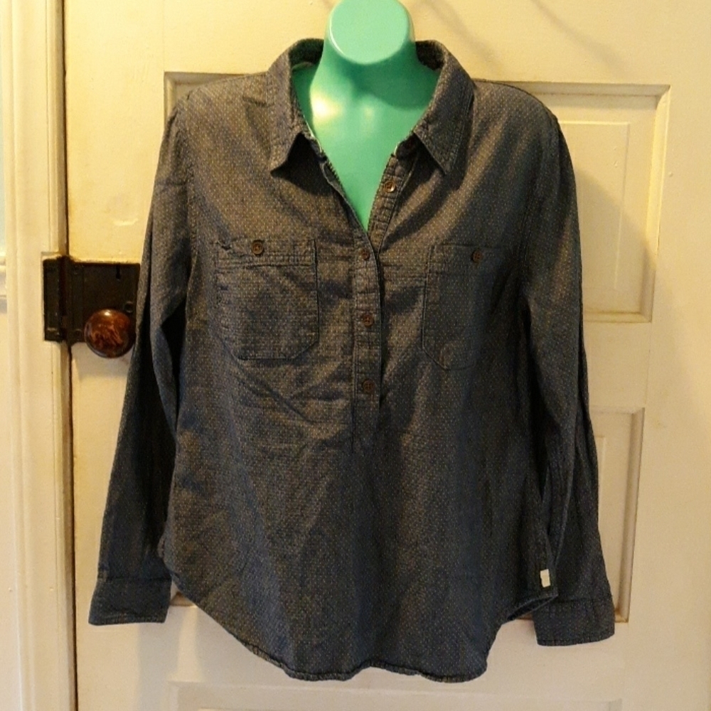 Tom's denim pull over shirt large